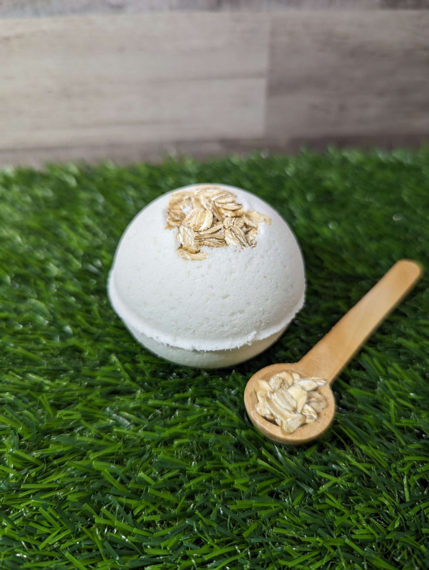 Oats, Milk & Honey Bath Bomb